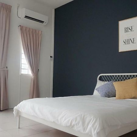 E'S Suite- Homestay That Fits 8 Pax Comfortably. Ipoh Exterior foto